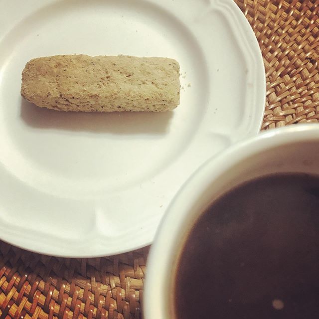 Balinesian Luwak coffee and South African poppy seed and blueberry Ouma rusks for breakfast. Oo! So bougie! ift.tt/2PbDsPN