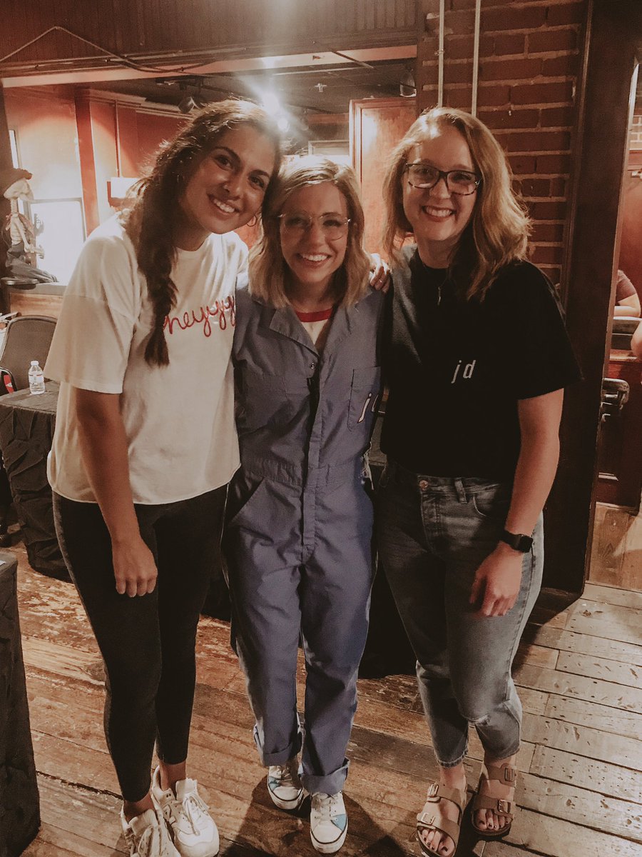 HoMeG24's tweet photo. Haaapppyyyyyyy. @JosieDunneMusic you are so fun and talented. 🐠 thanks for such fun nights in Athens and ATL! https://t.co/ZP9ozjzHS8