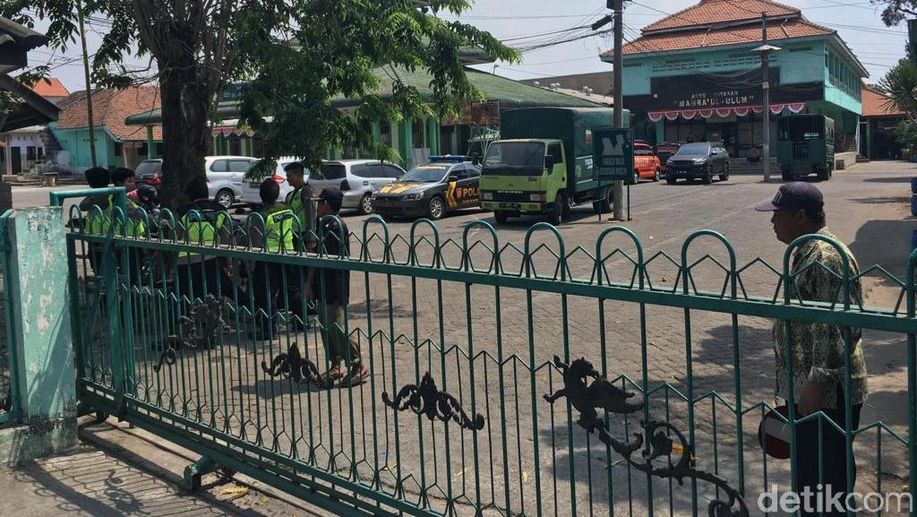 Penganiayaan yang Tewaskan Santri di Mojokerto Direkonstruksi detik.id/6SMb9k