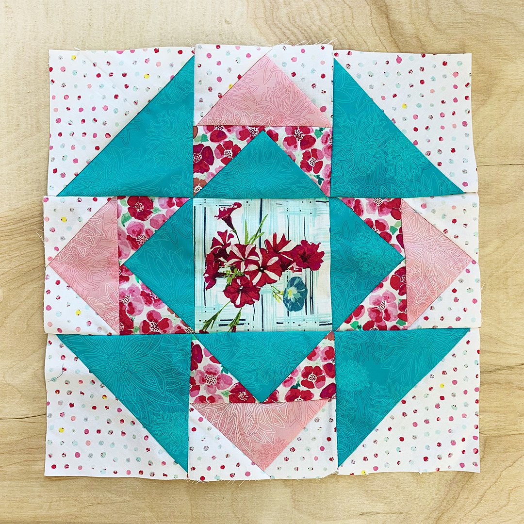ArtGalleryFab's tweet photo. Using our new Floral Elements, we wanted to provide a new way of breaking up intricate prints but still keep the essence of the collection. 💫
Make this block: https://t.co/rxjPlShrJM
#agfquiltblockcollection #agffloralish #agffloralelements #blenders #quiltblock https://t.co/s68y27LelX