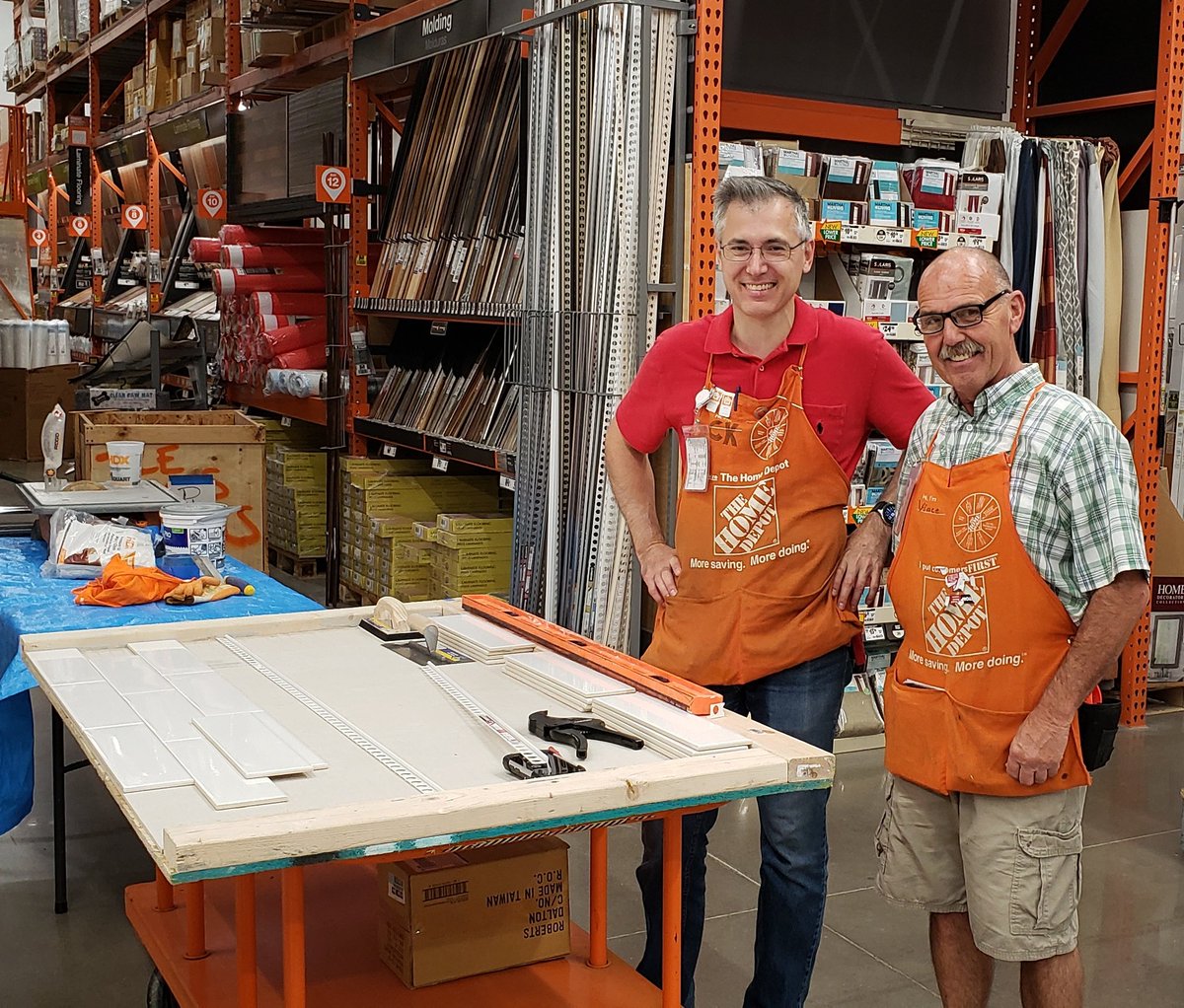 Frisk21's tweet image. Come see Vince and CK for a DIY tile backsplash clinic this morning! #THD2806 #DIYworkshop @jennkbauer @kstolie