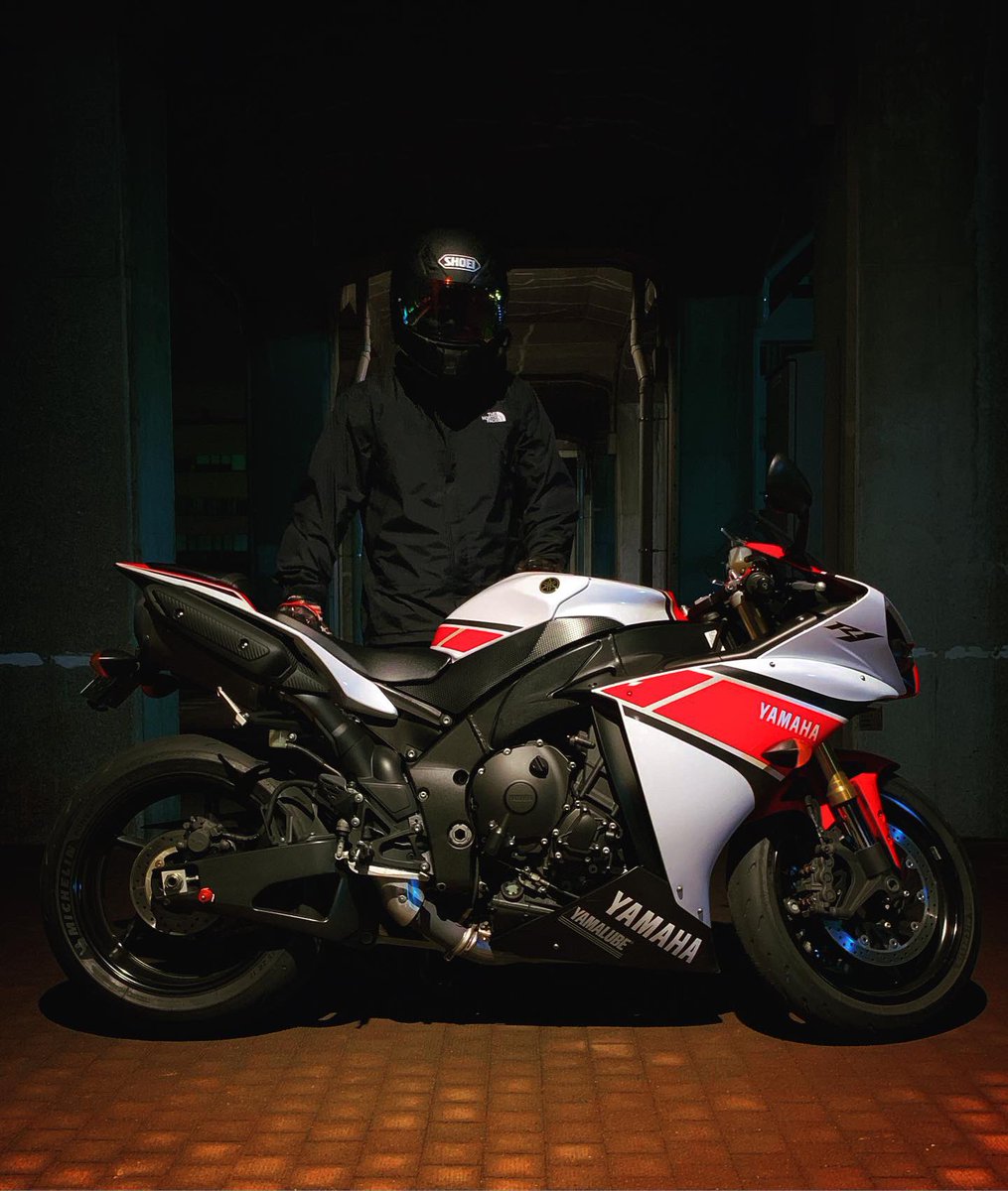 demekinrider_r1's tweet photo. #バイク乗りとして軽く自己紹介
#バイク乗りと繋がりたい

名前 : でめきんちゃん
性別 : 🚹
年齢 : 20
住み : 神奈川
身長 : 175
足つき : かかと少し浮く
車種 : yzf-r1 
好き : ヤエー、ツーリング
嫌い : 勉強
一言 : バイク乗りの方やバイク好きの方よろしくお願いします😋 https://t.co/YYtWWdg9qQ