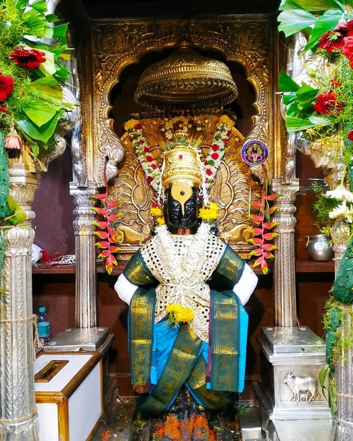 TempleConnect_'s tweet photo. Today's Darshan of Shri Lord #Vitthala and Goddess #Rukmini devi @ Shri Kshetra Vithal Rukmini Devasthan, #Pandharpur, #Maharashtra
|| Jai Jai #Pandurang hari ||
#TempleConnect #LordVitthala #GoddessRukmini #VitthalRukmini #LordKrishna #LordVishnu #GoddessLaxmi #Hinduism https://t.co/ahsSzKEs1B