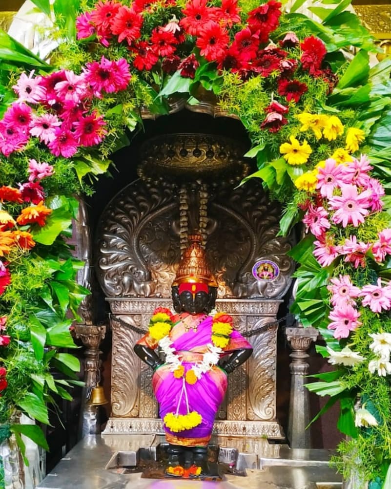 TempleConnect_'s tweet photo. Today's Darshan of Shri Lord #Vitthala and Goddess #Rukmini devi @ Shri Kshetra Vithal Rukmini Devasthan, #Pandharpur, #Maharashtra
|| Jai Jai #Pandurang hari ||
#TempleConnect #LordVitthala #GoddessRukmini #VitthalRukmini #LordKrishna #LordVishnu #GoddessLaxmi #Hinduism https://t.co/ahsSzKEs1B