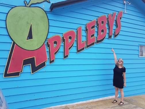 shaunaajess's tweet image. Hey @Applebees I found your #Newfoundland cousin! #applebys