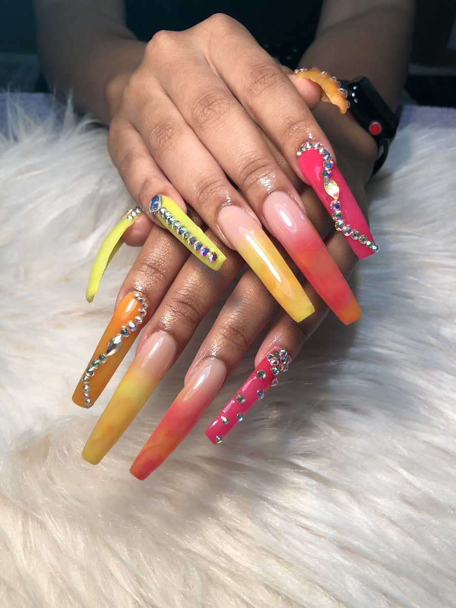 johnny_bravoe17's tweet photo. Bad bitches do double tips #252nailtech https://t.co/q5QGgqL1Lp