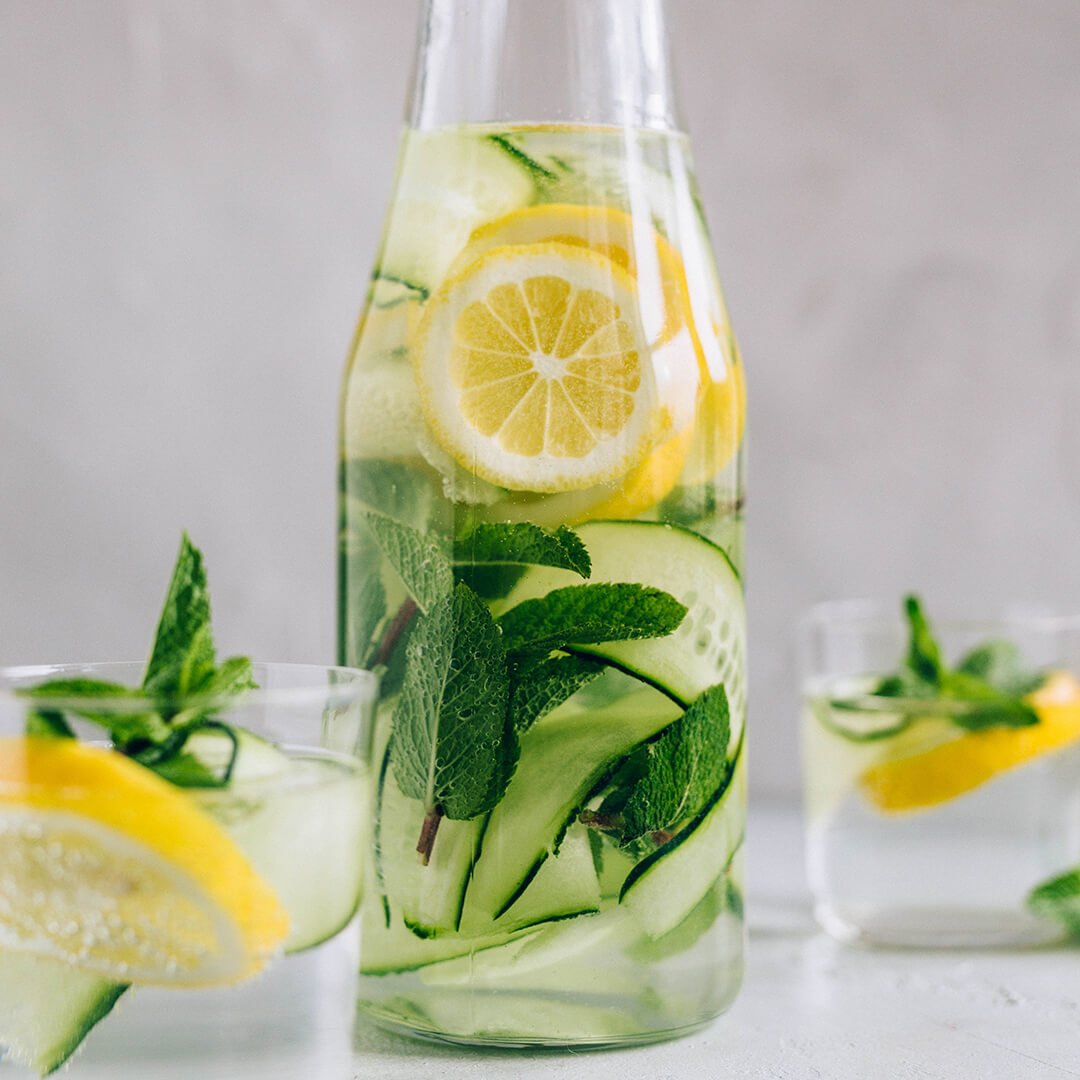 SportsCentreGCS's tweet photo. #Hydrate #water #watermelon #cucumber #foods #sunlotion #highfactor #water #watermelon #cucumber #foods #fruits #uncookedVegetables #sunlotion #sunhat #shade #parsole #fans + other #sources of #electrolytes +Moreπ
Call us on 01792 284088 - closing today at 7pm #Saturday https://t.co/mZSIPnMW0K