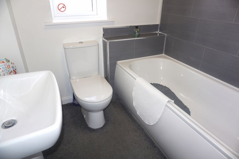 🐝PERFECT FAMILY HOME - SPENNYMOOR 🐝

OIRO £210,000
For sale a delightful, modern and spacious four bed family home on the residential development of Merrington Park in Spennymoor. 

0191 389 7299
bit.ly/2QaCteM