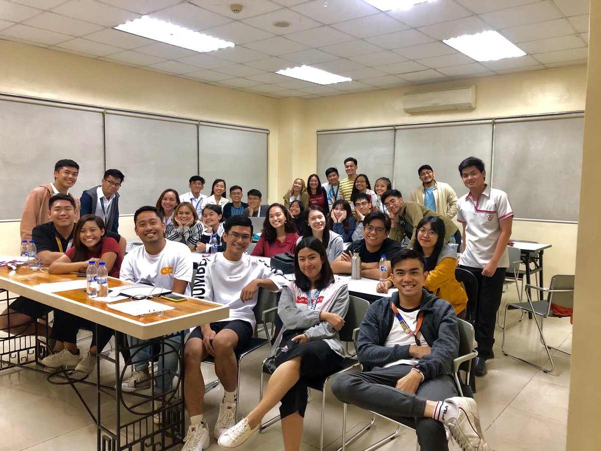 robertkaaatz's tweet image. From flight back from Korea to a general meeting with my CSC babies. #WalangPahiPahinga 😅😂
#CSCFartherAndFurther 

AHHH I MISSED YOU ALL, BABIES! 💛