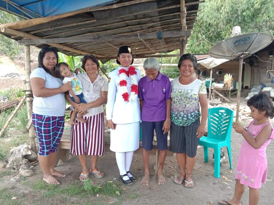Maluku_Utara's tweet photo. Dimana kepedulian Pemda dlm hal ini BUPATI HALUT Ketika Anak kami WELNA LAHENGKO sudah mewakili halut sbgi Anggota paskibraka Nasional di JKT.
Ktika kembali ke halut hanya dibiarkan pulang sendiri dgn biaya sendiri sampai ke desa BORI dgn menggunakn mobil penumpang. #miris... https://t.co/ed5QFD4tQA