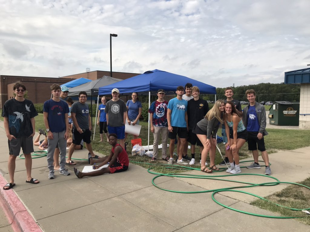 Car wash starts now and goes until 2pm at Discovery Middle School!!