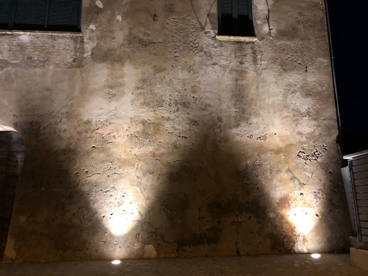 FabiKraemer's tweet photo. Auch im Ausland betreuen wir Projekte. Wie hier zu sehen in Nizza.
Die Bodeneinbaustrahler - als LED ausgeführt und vom #BEGA, betonen das alte Gemäuer hervorragend.
Planung, Kommunikation und Ausführung konnten wir umsetzen.
#lightplanning #lightningdesign #lightning https://t.co/g7LYZp10Un