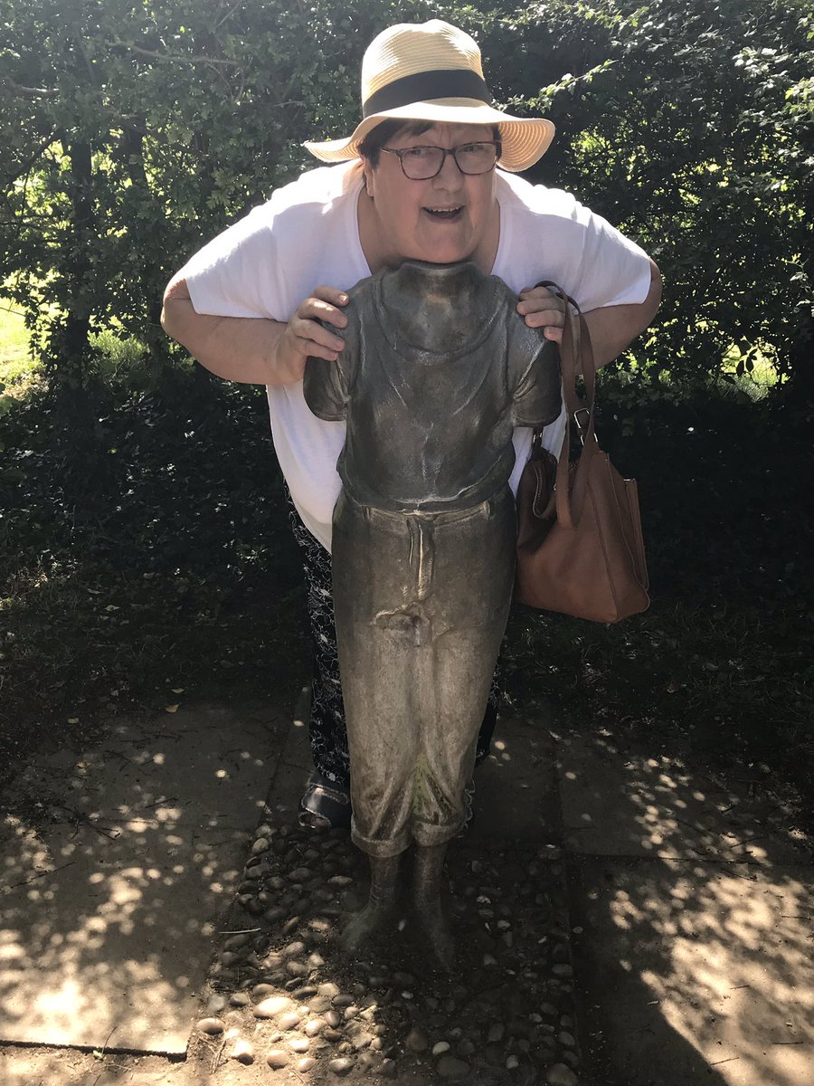 TheComfyChair2's tweet photo. Day out with Mum.. a lovely day at Rufford Abbey. Turned into her own personal photo shoot. So much fun.. what a glorious day. #happysaturday #funwithmum #ruffordabbey https://t.co/vKcA9PCruU
