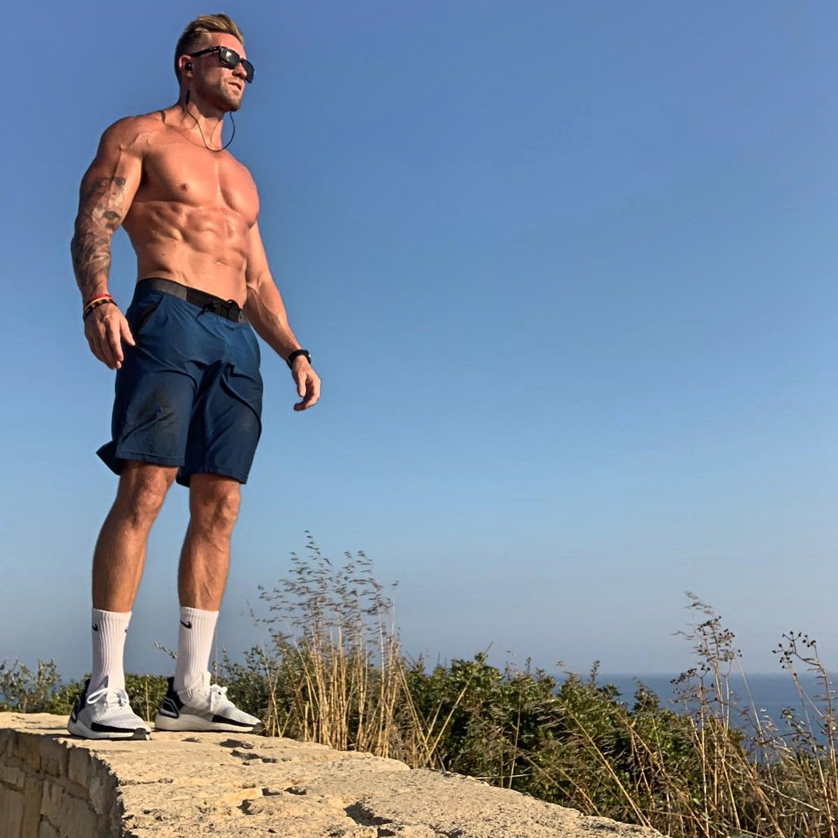 GrillaFitness's tweet photo. Set your goals and stay focused 👊
Dad bod Marine style! 
#FitnessMotivation #fitness #marine #dadbod #goals #bodygoals #fitness #fit #firfam #fitguys #fitnessmodels #fitnesslife https://t.co/DJUu2WkmEZ
