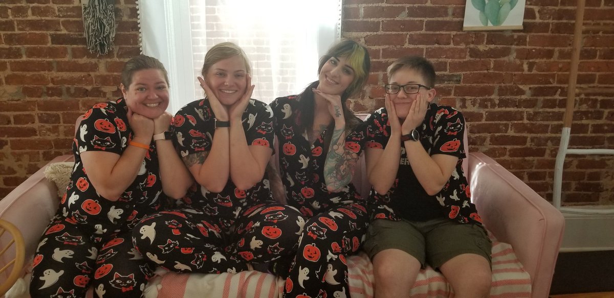 WhiskeyChaseHer's tweet photo. Getting even spookier in Lancaster! #SoSpooky #HELLLLOOOOOO #SpookyDerby https://t.co/m1T6Y3XsS5