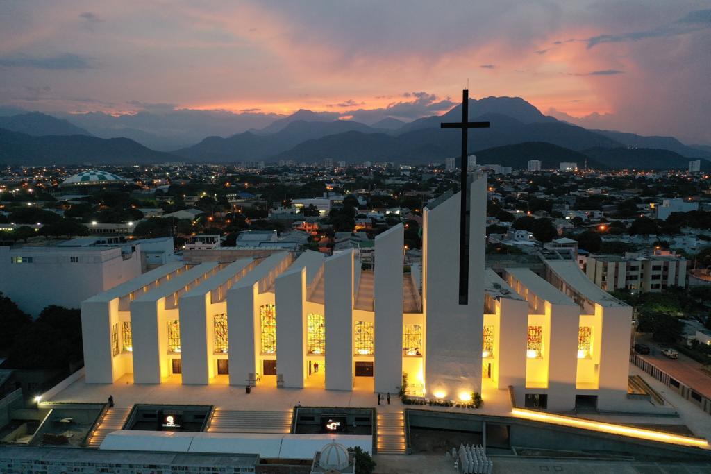 SiturCesar's tweet photo. Valledupar cuenta con la hermosa Catedral del Ecce Homo, en homenaje al patrono de la ciudad. Este nuevo atractivo ratifica a la ciudad como un gran destino para disfrutar del turismo cultural y religioso.
#Valledupar #TurismoCultural #TurismoReligioso
#SITURCesar #Cesar https://t.co/CJsB091MXp