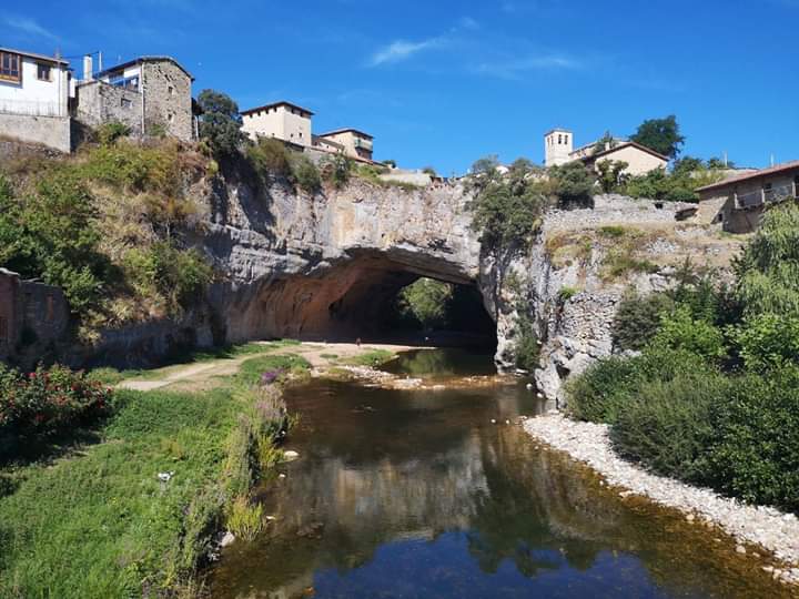 Quarta fotografia del concurs de Festa Major 2019 dels Deixebles, marxem a una pedania del municipi de Merindad de Valdeporres, de la comunitat autonoma de Castella i lleó, comarca de les Merindades. (Digues la població i província per email: elsdeixebles@gmail.com