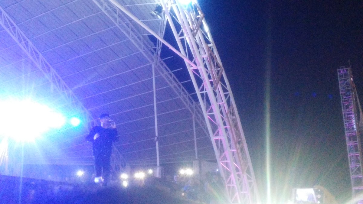 Acara malam puncak sekalian penutupan Pesona Budaya Buton di meriahkan Oleh vikysalamor
#VikySalamorDiTakawaButon