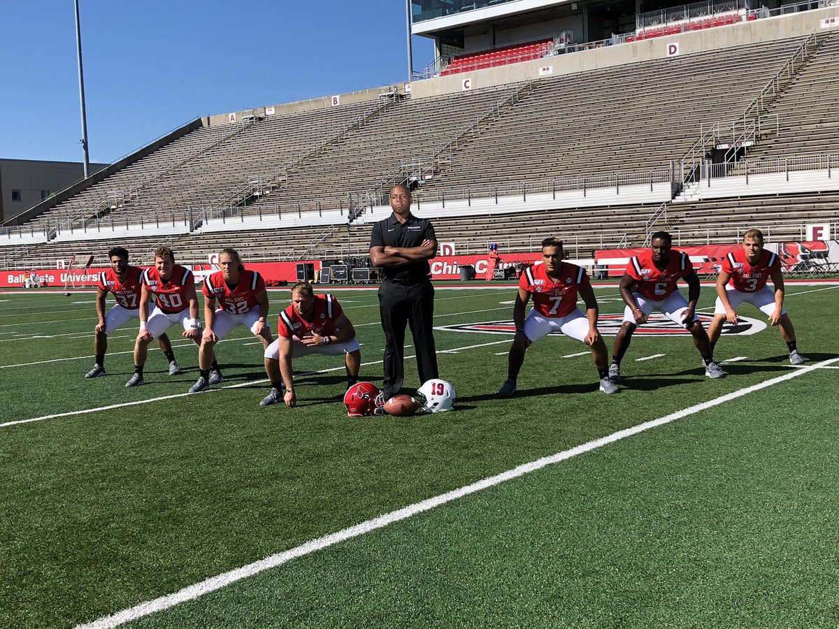 BallStateFB's tweet photo. Smile! It’s picture day for the Cards. 📸

#OTM | #WeFly https://t.co/GMobzBurf3