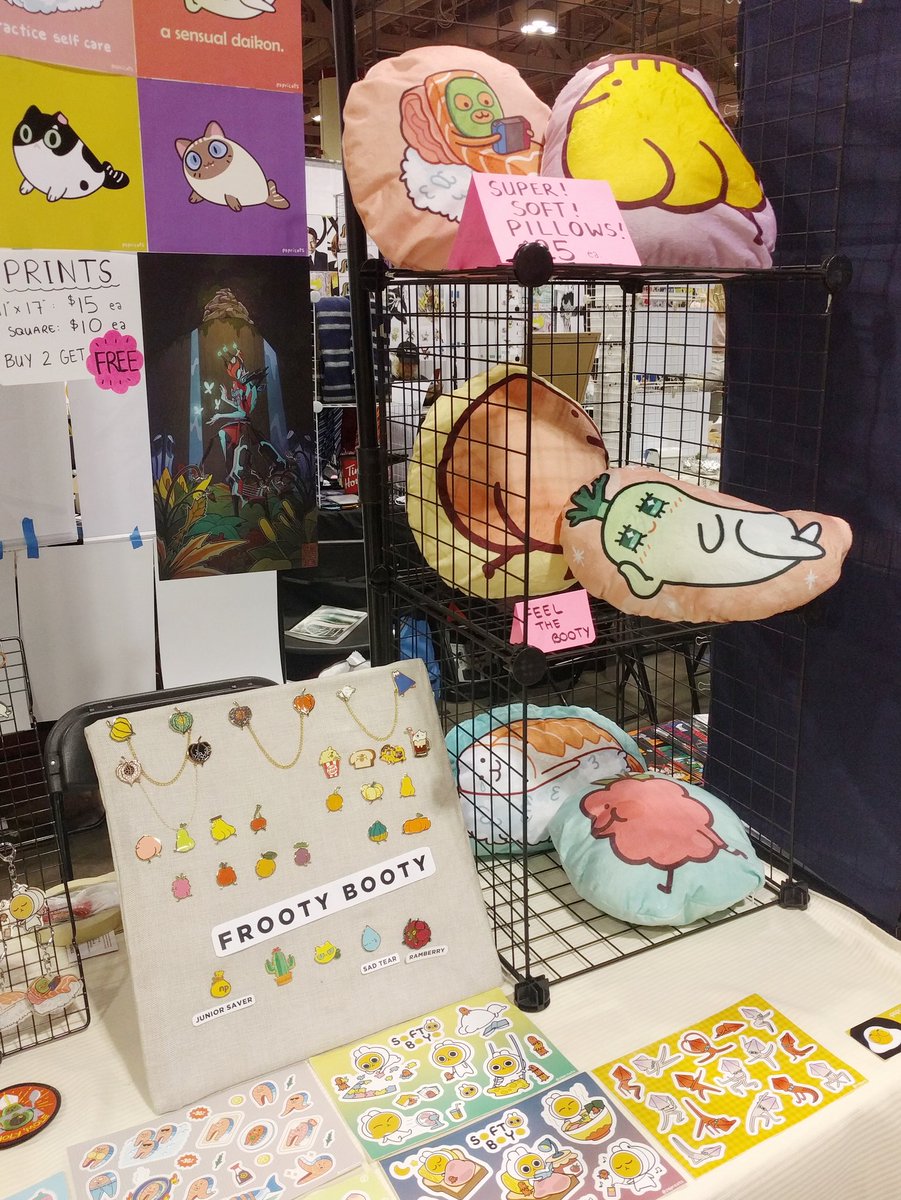Heyo it's ya girl here at FanExpo table A212! Come check out my stuff and see what's new! ✌️✨
I have... Apex Legends and Warframe prints this time?!