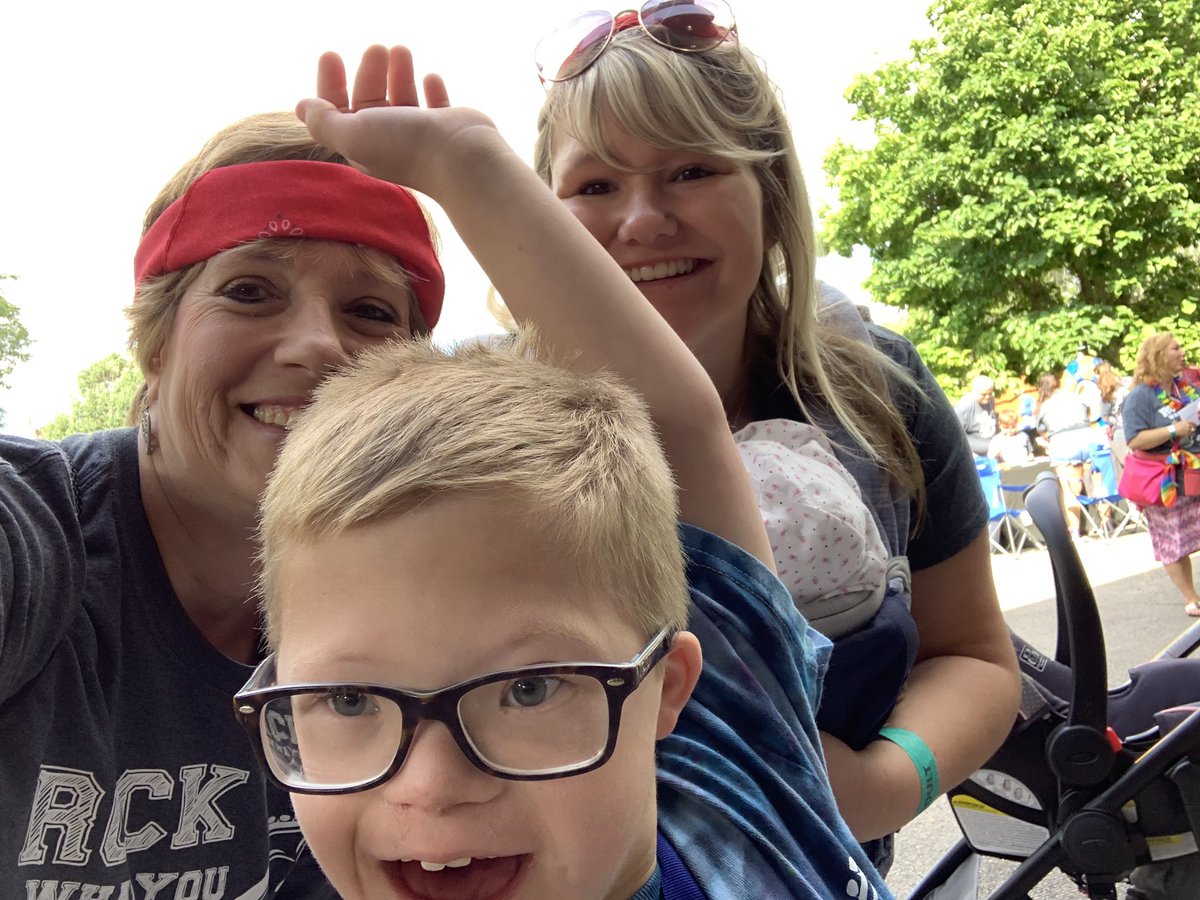 SlateHillStars's tweet photo. I saw many of our @RevereLocal #revererockstars at the #BuddyWalkCle2019 @clemetzoo #luckyprincipal ❤️ https://t.co/13yBqe87o3