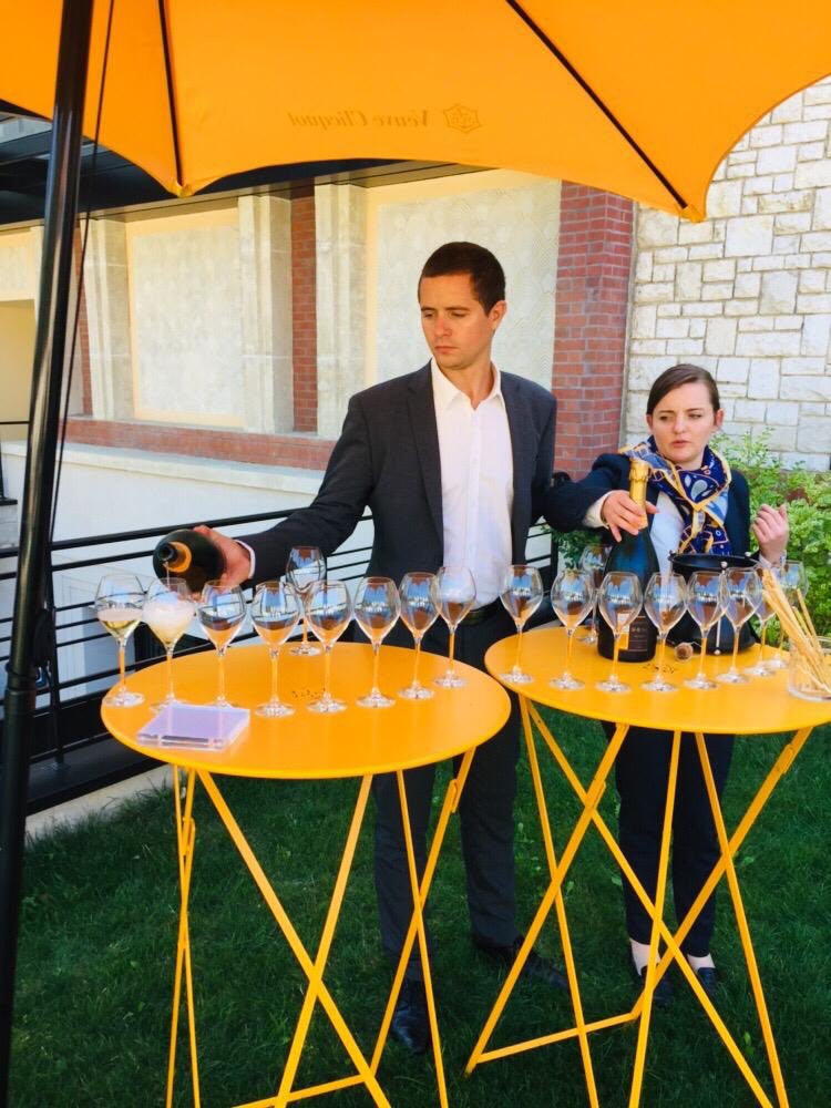 TeslaClubBE's tweet photo. 🇫🇷 Superb WE in good company ! Our favorite EVent of the Summer ! 2019 Champagne Tour on its way ! #TeslaClubBE #Tesla (Perfectly organised. Don’t drink &amp; drive !). Great turnout. Thank you to all our Partners. https://t.co/wigKkoTmyh