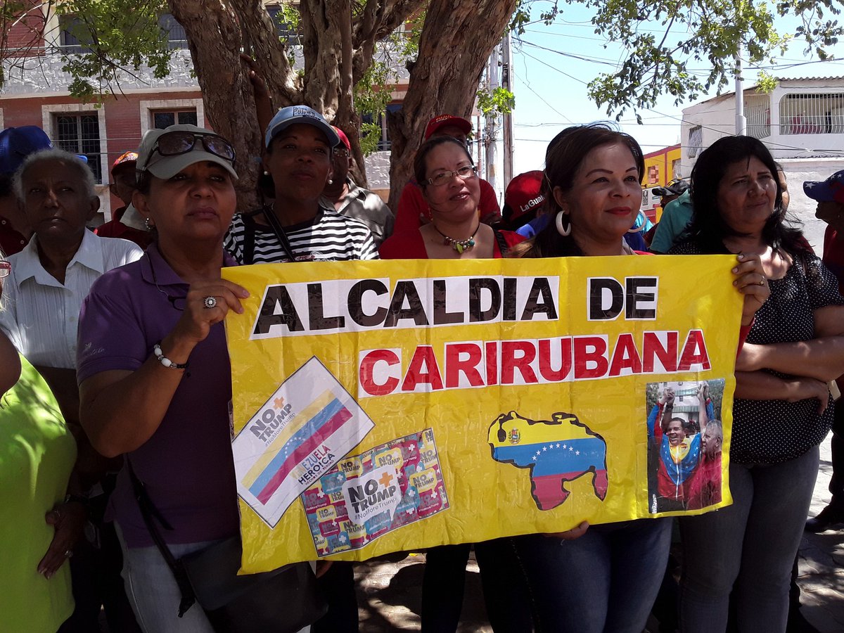 ConceCarirubana's tweet photo. #AHORA trabajadores de la @alcarirubana Dicen presente en la Plaza José Leonardo Chirino, todos unidos decimos #NoMasTrump #FalconCombate #somoslibresysoberanos https://t.co/gGebMZZyvv