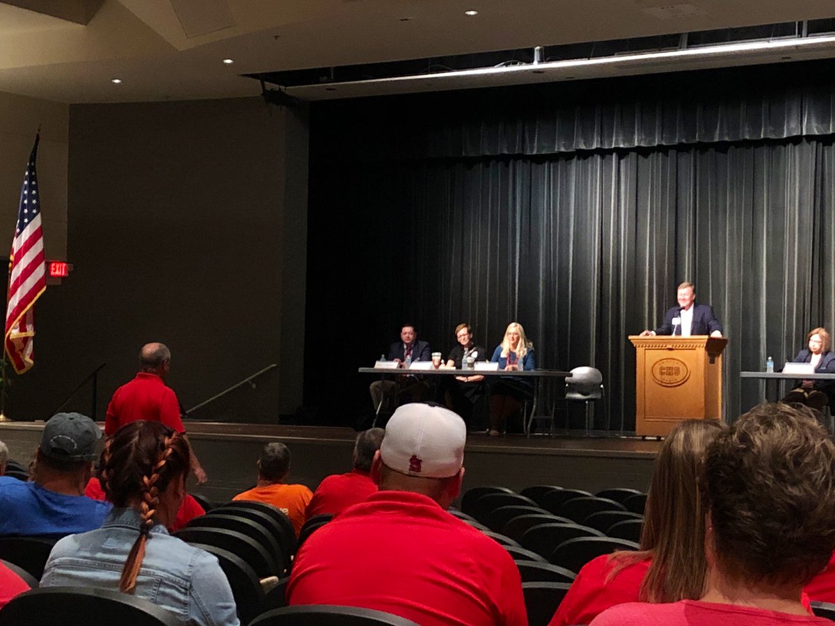 indyELA_'s tweet photo. Mike Kelly, @EvansvilleTA, talking about how we have to be concerned about Early Career Educators leaving the profession due to salary. And talked about the state surplus. @IREP_ISTA #iamista #redforedIN https://t.co/6akl2DOZgY