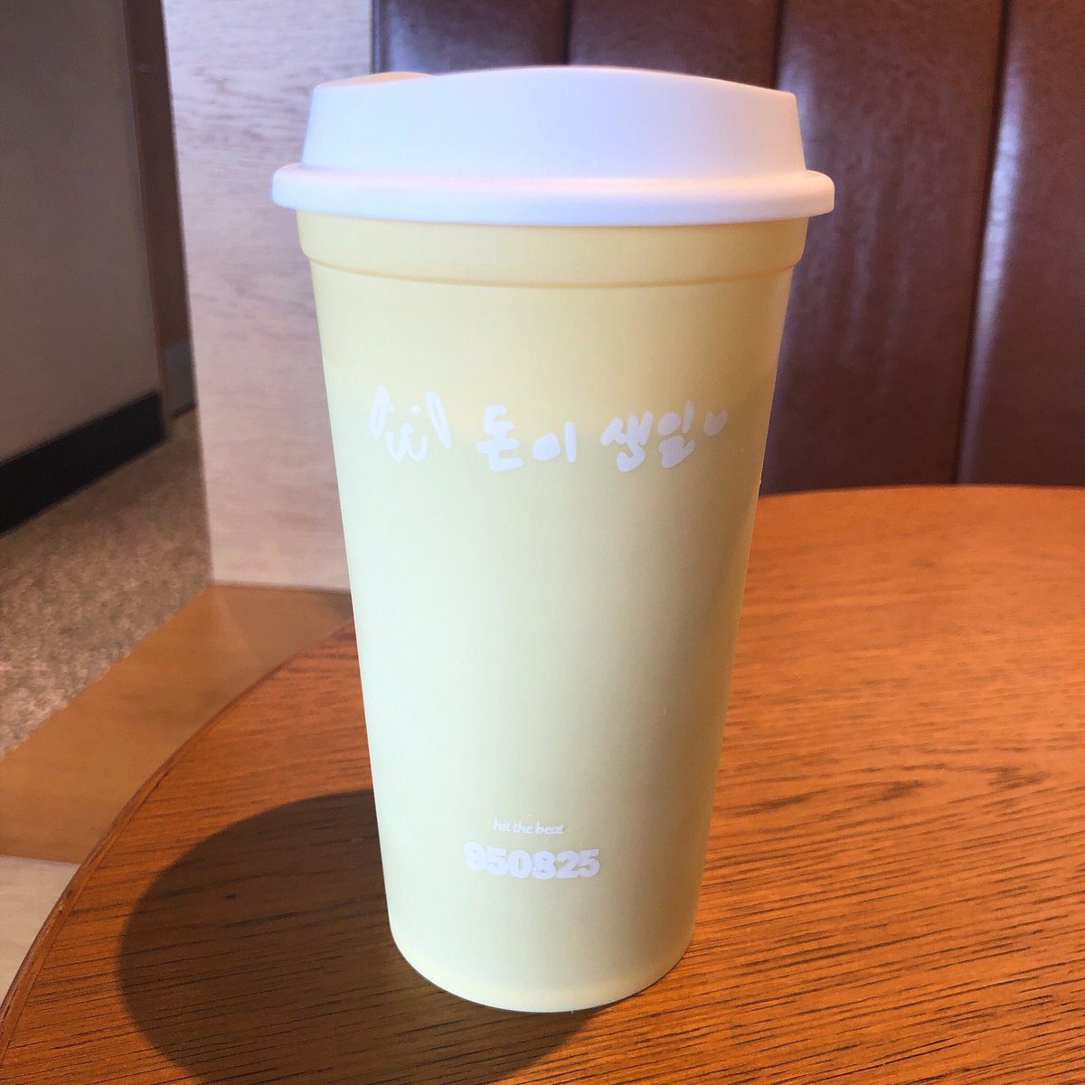 HTB_dowoon's tweet photo. 💛도운생일 리유저블 텀블러 RT이벤트💛
추첨 세 분께, 귀염둥이 도운이의 손그림과 손글씨가 담긴 리유저블 텀블러를 드려요!
#HAPPYDOWOONDAY https://t.co/qjXl7sWjfH
