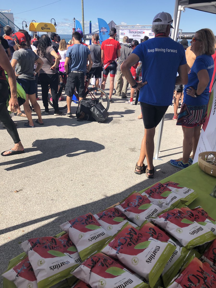 Martins_Chips's tweet photo. Post race snacks and award ceremonies 🥇 🥈 🥉 🏆 

#mscwasagabeach #multisportcanada #martinsapplechips #trulycrisp #purelyfun https://t.co/PpKEoqlrqd