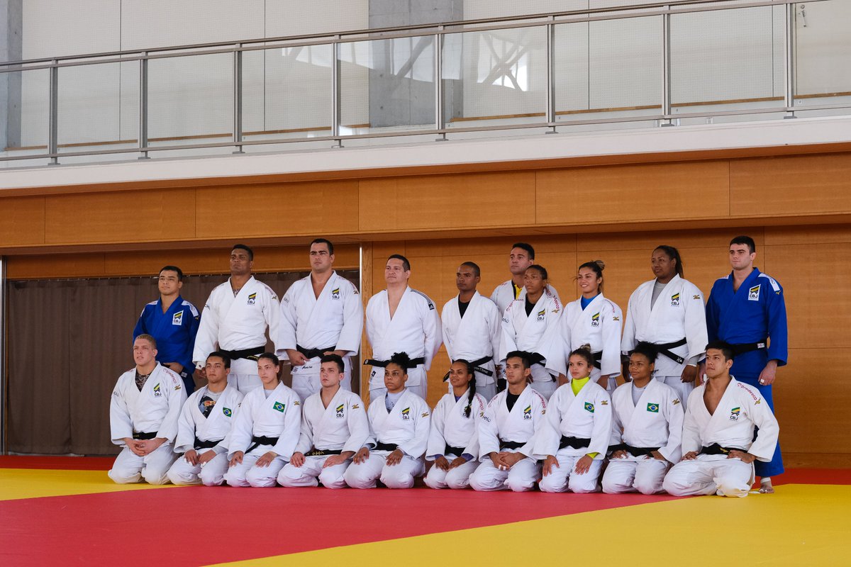 alexiacastilhos's tweet photo. COMEÇA HOJE! 🥋🇧🇷

O Mundial de Tóquio inicia às 23h (aí no Brasil), e o canal SporTV3 transmite as finais a partir das 7h. Nessa última madrugada saíram as chaves das lutas. Eu entro no tatame às 23h de terça-feira.

Agora, é concentrar e torcer! 🙏🏼 https://t.co/ThtsMsQGPC