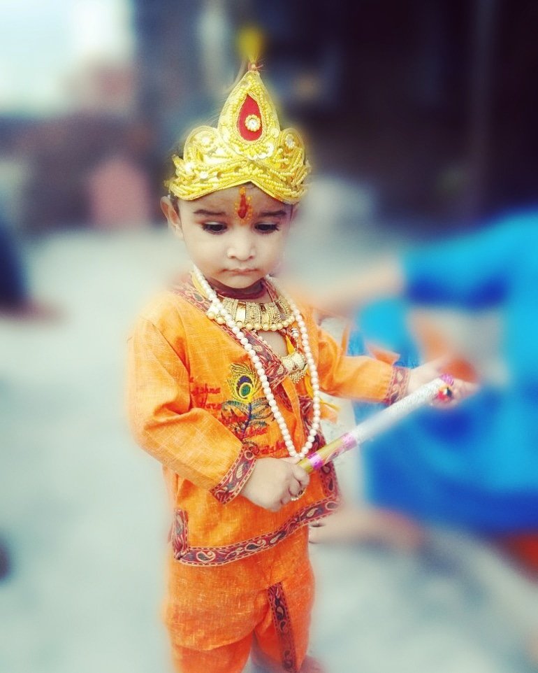 FirstTrackNews1's tweet photo. #बसेड़ी : जन्माष्टमी महोत्सव पर मन्दिरो में हुई विशेष सजावट,  राधा-कृष्ण मन्दिरो पर धूमधाम से मनाई जा रही जन्माष्टमी, भजन-कीर्तनों का हो रहा है आयोजन, घरों में भी नन्हे-मुन्ने बच्चो को दिया कृष्ण बालरूप, कई स्थानों पर किया गया झांकियों का आयोजन
#Janmastmi #BirthofLordKrishna https://t.co/Dz7CPxtf6H