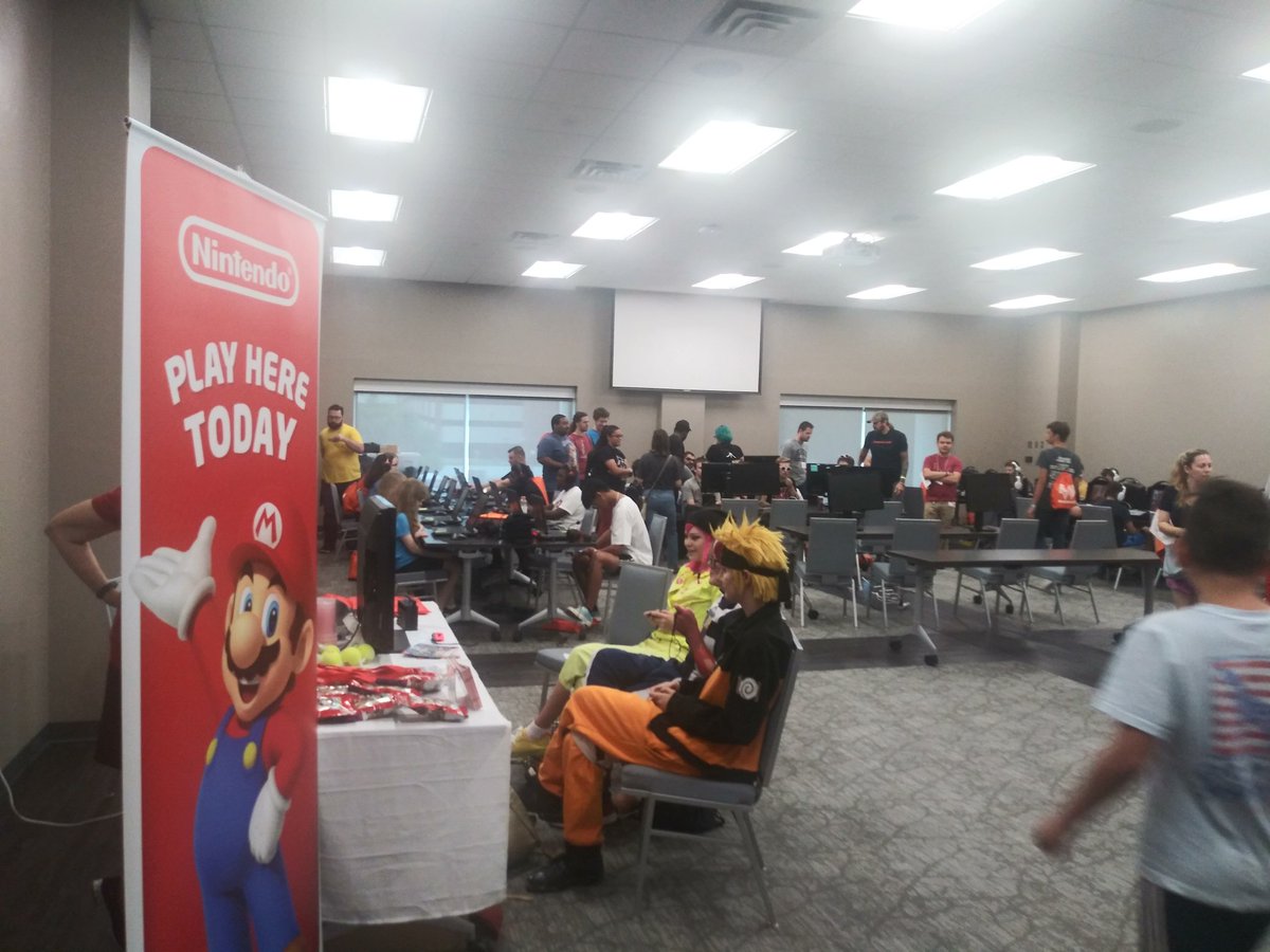 CannonRed_18's tweet photo. Having a blast at #MiracleCon . Hopefully I do well. #ExtraLifeOKC https://t.co/zSqC4RB85s