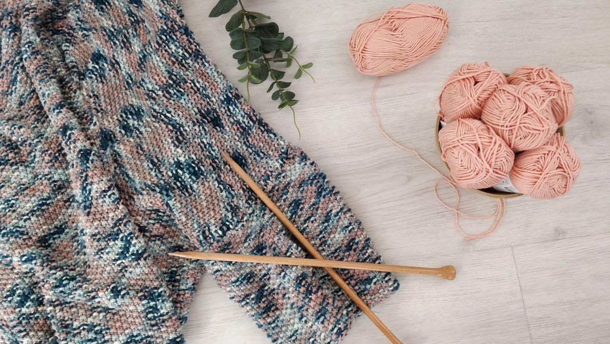Salmon pink is our favorite color of all time 💗
.
.
.
.
.
#crochet #handmade #crocheting #crochetlover #knitting #crochetaddict #crochetlove #crochetdesign  #teapotcover #crocheter #cottonyarn #yarnaddict #homedecoration #knittersofinstagram #crochetisfun #knittinglover