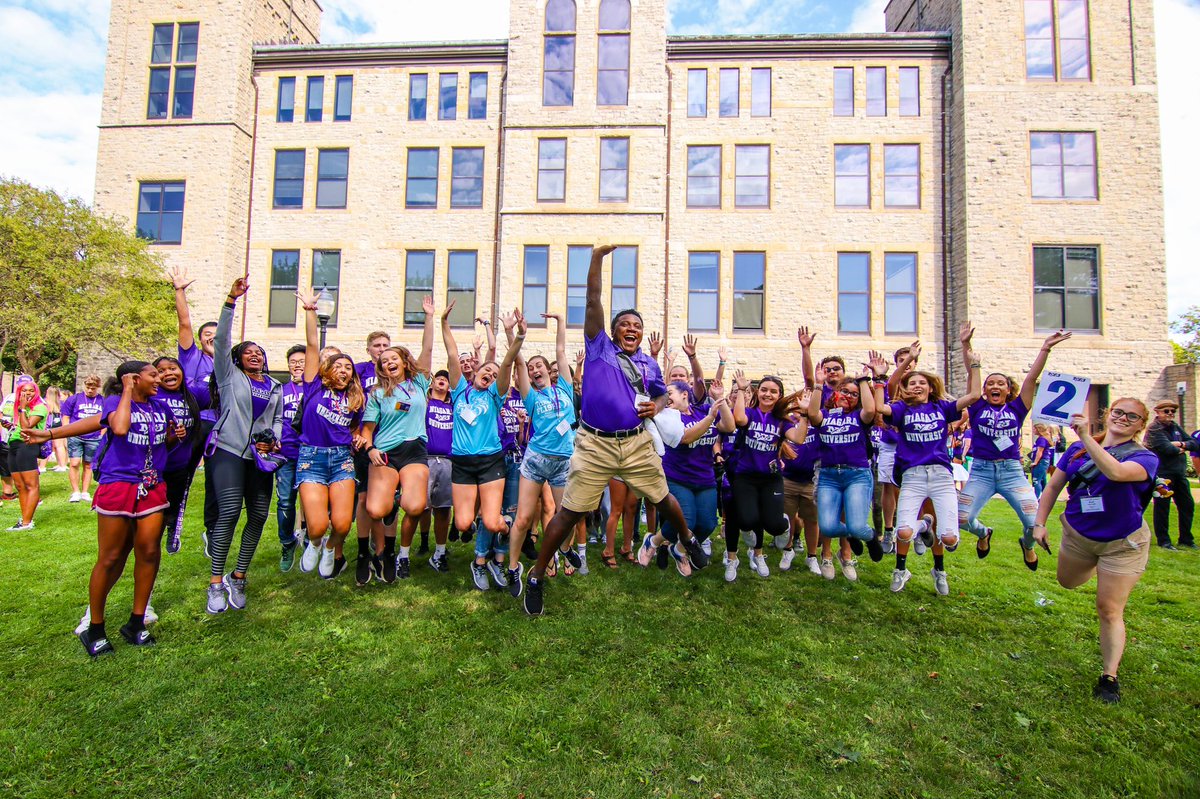 NiagaraUniv's tweet photo. What a start to an incredible weekend! All the pictures from our New Student Convocation and Walk to Whirlpool can be found by clicking the link below:
#Niagara23 

⬇️⬇️⬇️⬇️⬇️⬇️⬇️⬇️⬇️⬇️⬇️
📲 https://t.co/wBXWg2r9DK https://t.co/Rlo67CnzvT