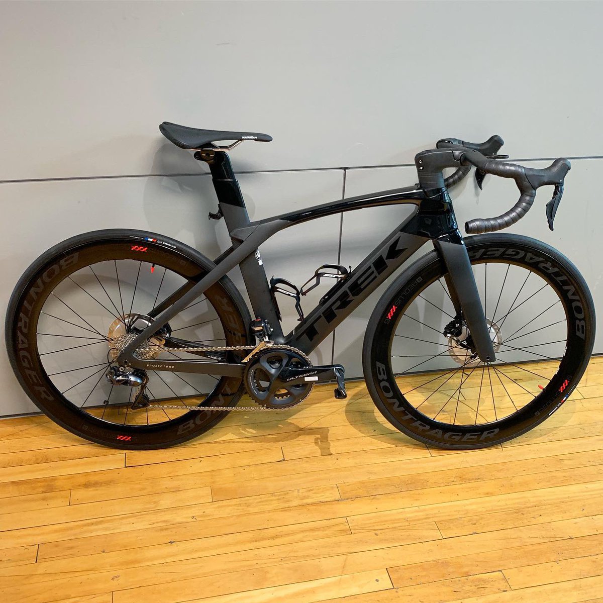 TrekBikesARL's tweet photo. Happy new bike day to Tuan and his new project one madone slr disc!

@trekbikes @rideshimano @ridebontrager #trek #trekbikes #roadbike #madone #trekmadone #shimano #aerobike #newbikeday https://t.co/OFlKZxjY9w