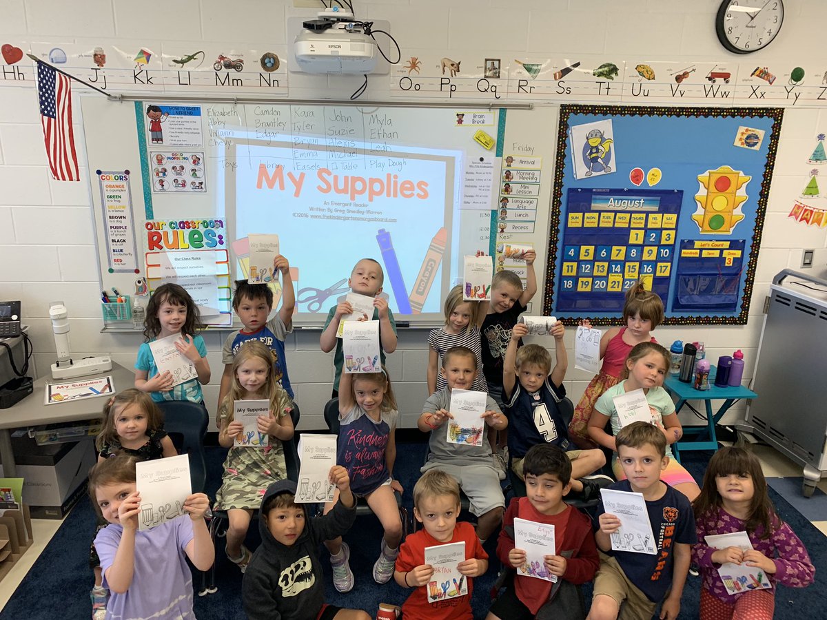 We spent the week learning how to properly use our supplies. Scissors and glue sticks are especially tricky!@VV_Voyagers #kindercrew #enjoytheview #viewourstory