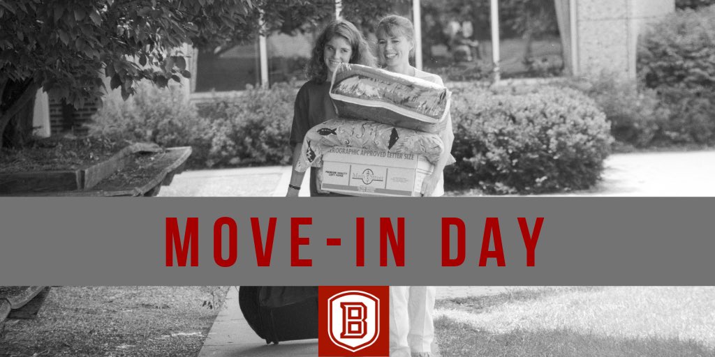 bradleyalumni's tweet photo. Happy #bradleymovein Day @bradleyuniversity We all forgot something our first year. One of us learned too late “glasses” meant drinking glasses, not eyeglasses. What did you forget your 1st move-in? 🅱️❤️#bradleyualumni #bradleyuniversity #bradleyparents https://t.co/AuyIuCjuBb