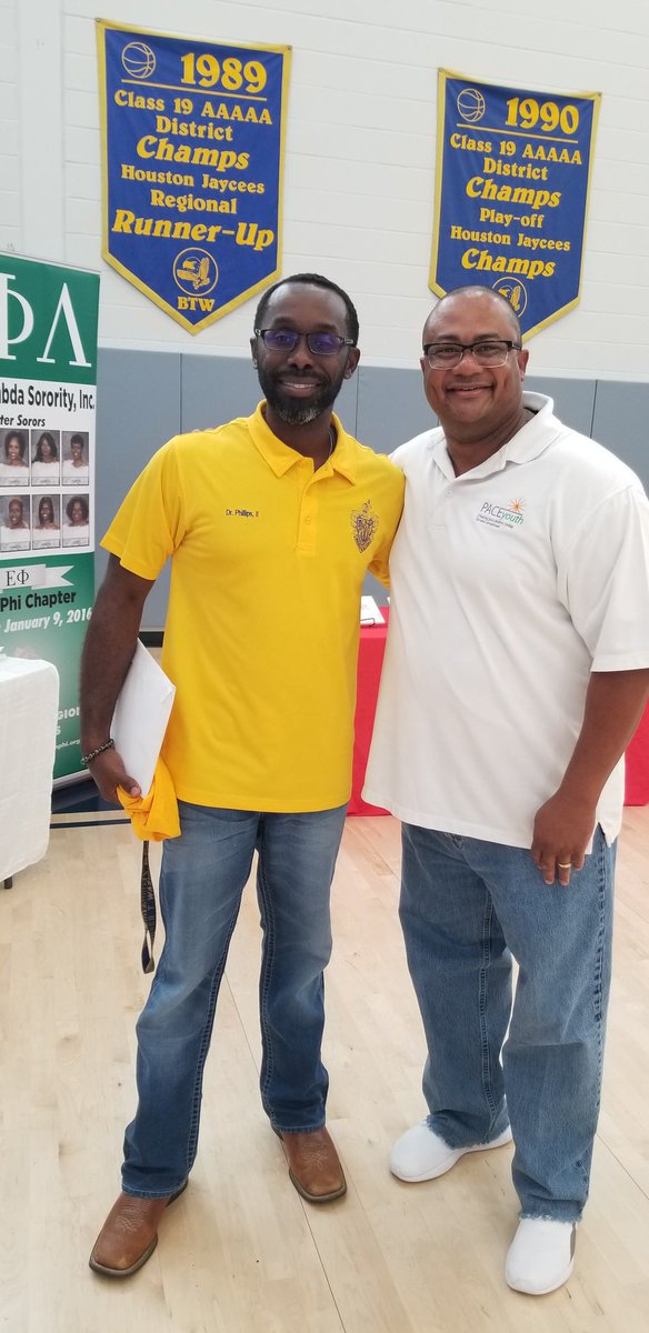 StevenLHolloway's tweet photo. PACE CEO Steven Holloway and Dr.Carlos R Phillips II, Principal
of Booker T. Washington High School serving the community at Back to School Bash! https://t.co/uPWFUfKr5n