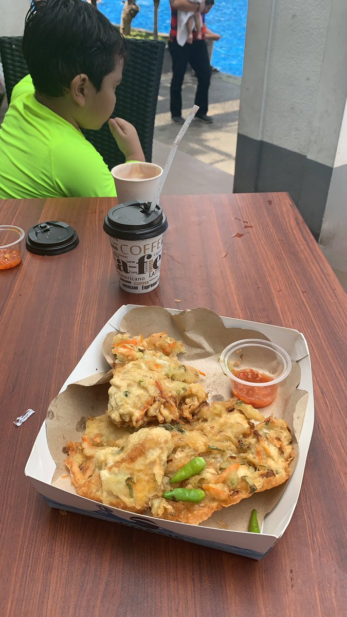 Yogiholic's tweet photo. Berlari-lari ketepian berenang-renang kecapean, jangan lupa makan yah gara https://t.co/n4Llq3xHJc