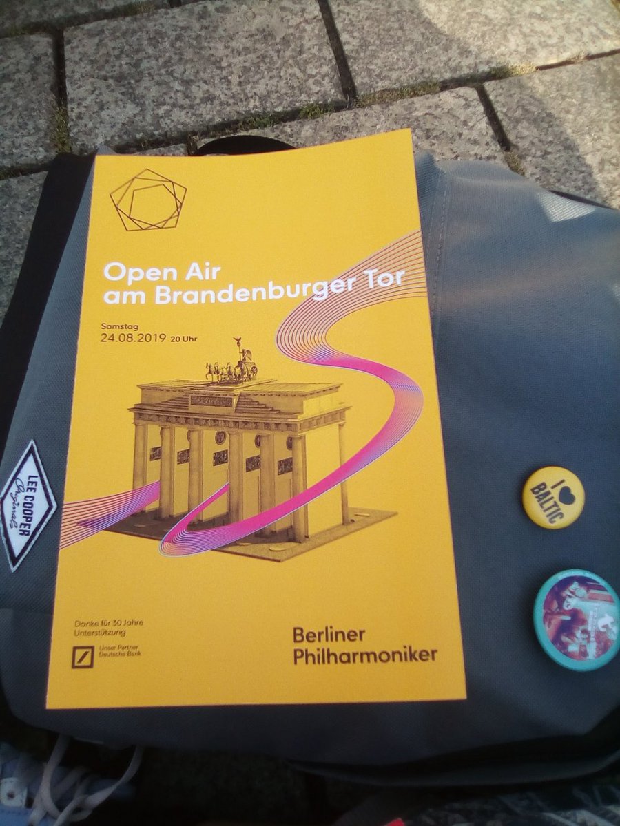 _aboil's tweet photo. #Twohourstogo #Saisonauftakt der @BerlinPhil am #BrandenburgerTor mit #Beethoven9. #goodvibes #ganzvornedabei https://t.co/zv4TJqEuwC