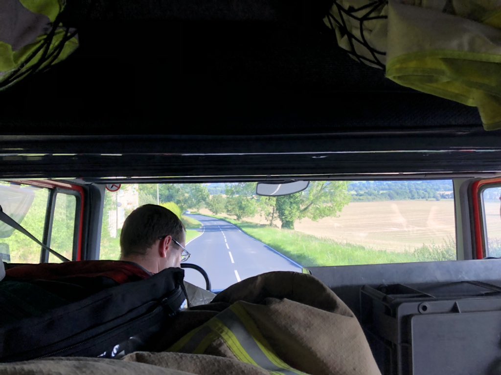 Helmsley_NYFRS's tweet image. Currently on the way to a fire in the open - @NorthYorksFire @VisitHelmsley #firefigher #yorkshire #fireengine
