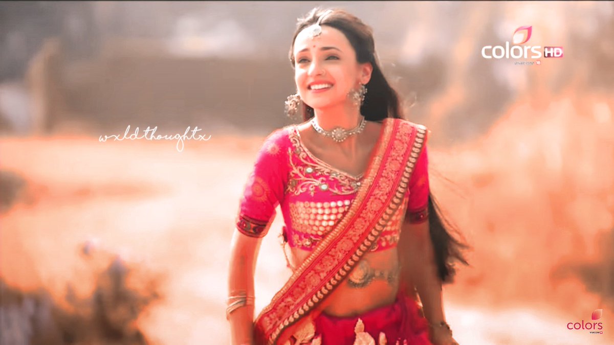 She is an angel with those beautiful divine eyes. #SanayaIrani  #Rangrasiya