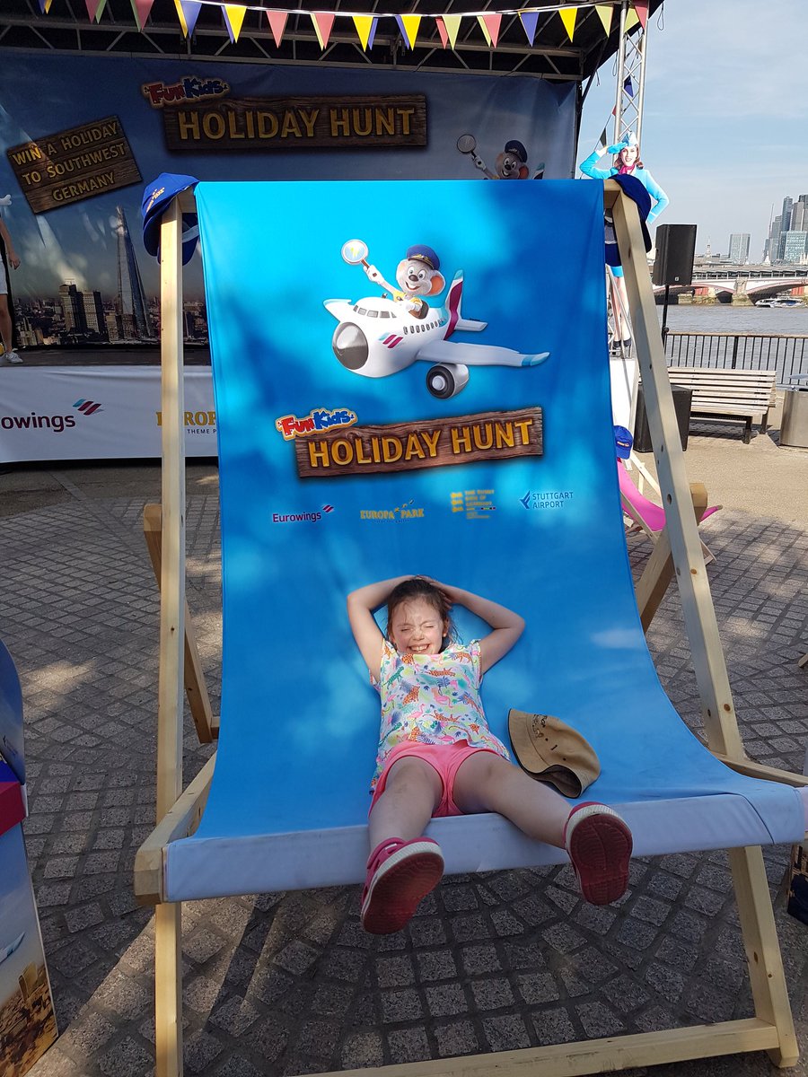 RockingRossK's tweet photo. @EdEuromaus @funkids @Dr_Adanna We found the clues and entered the competition so 🤞🤞🤞
Ela also 
Got a @EuropaParkUK hat, 
Sat in a giant deckchair &amp;... 
Met @funkids Dan... check out the matching tattoos!
#HolidayHunt https://t.co/A0qZ5aq8eB