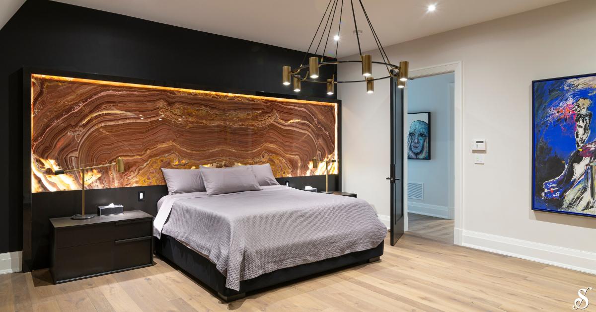 HomesSilverado's tweet photo. Your master bedroom should feel nothing short of luxurious! Consider adding a unique design detail like this amazing wood headboard with back lighting. What do you think? #Teddington #masterbedroom #bedroomgoals #homedesign #luxurycustomhome https://t.co/prHW7CmGVW