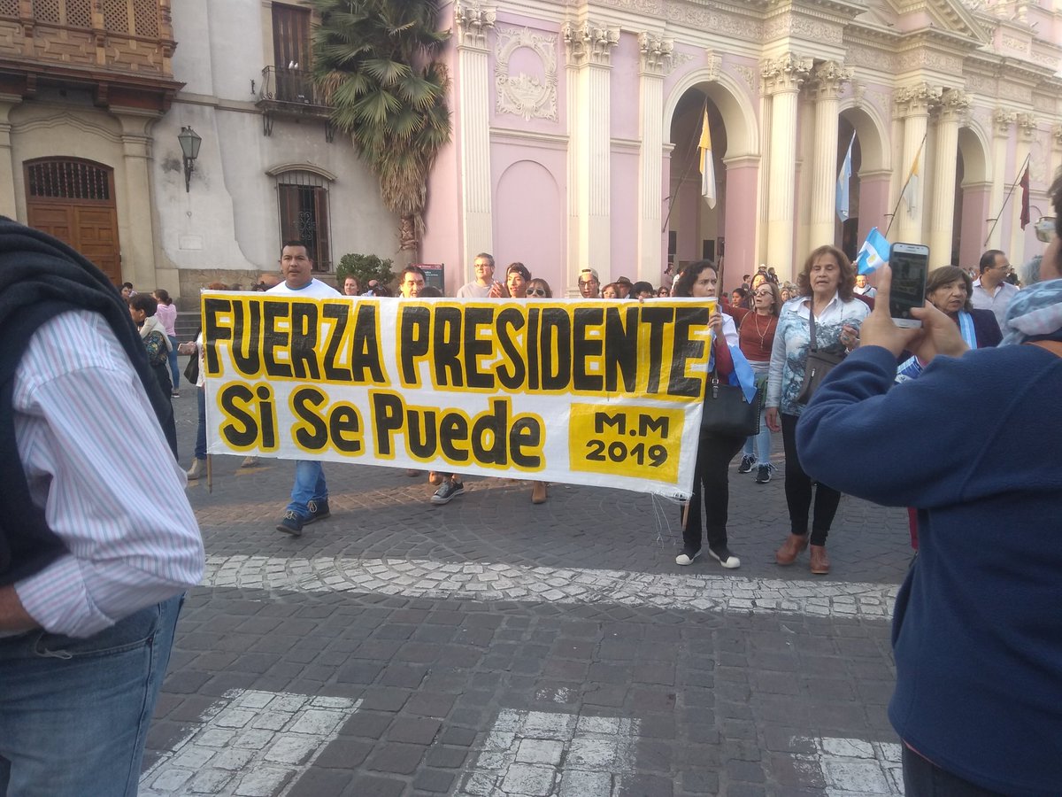 Ro_doty's tweet photo. Todos a viva voz en Salta.. "se siente se siente MACRI PRESIDENTE" Salta presente MACRI PRESIDENTE. @mauriciomacri https://t.co/AOspjBanDi