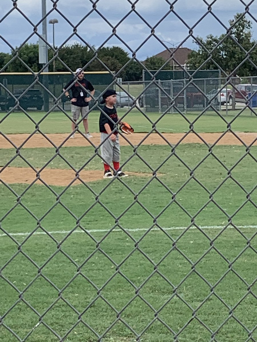 HarlowAndrew's tweet photo. .@coach_coe how do you feel about the backwards hat on the pitcher? 😤 #SendingTheMessage https://t.co/cpiuDCB1vk