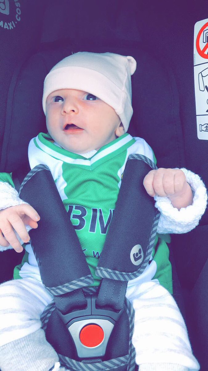 evsoon's tweet photo. Knappt 3 veckor och första Bajen-matchen avklarad! Klart man är såhär nöjd 💚 #Bajen https://t.co/RfNLjL4WlS