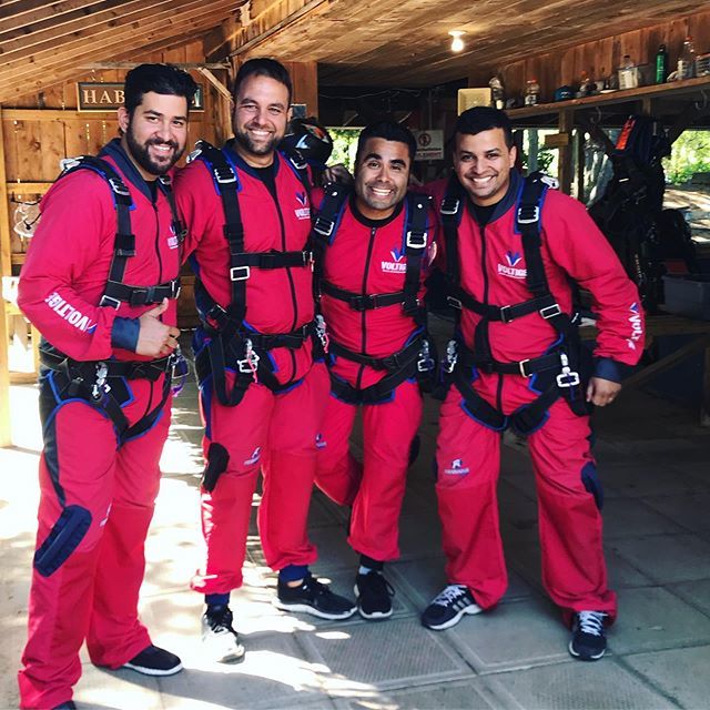 Not pictured here: my anxiety 
Bravo les boys! 🙌🏼👏🏼🙌🏼👏🏼#parachutevoltige @the_pana_man <a href="/thebigbg/">thebigBG</a> <a href="/alexandre_abs/">Alexandre Amorim Batista</a>