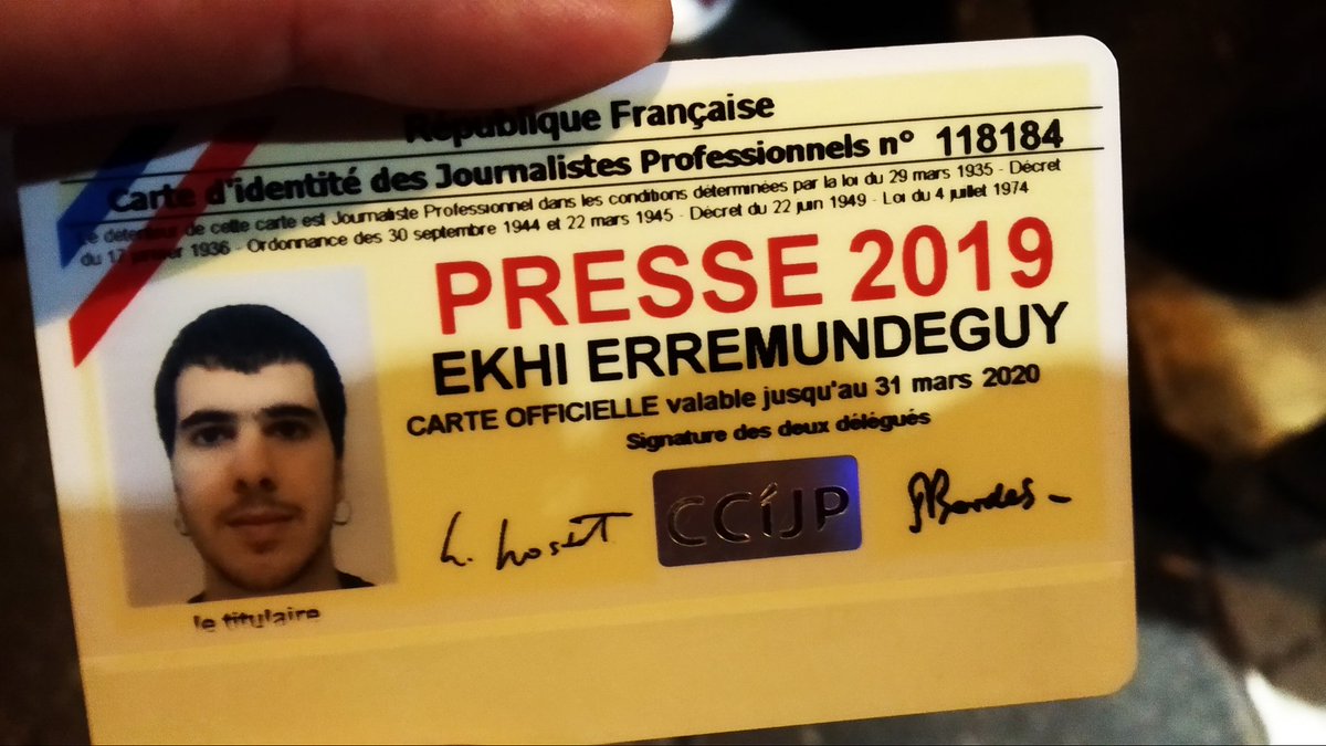 #G7Biarritz Bonsoir <a href="/PoliceNationale/">Police nationale</a>, des unités de la BAC viennent de me braquer plusieurs fois dans les rues de Bayonne alors que je leur ai très clairement indiqué que je suis journaliste en montrant ma carte de presse. Où est la liberté de la presse <a href="/EmmanuelMacron/">Emmanuel Macron</a>?